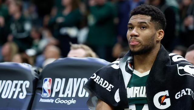 作者, 但光看球不 作者, 但光看球不