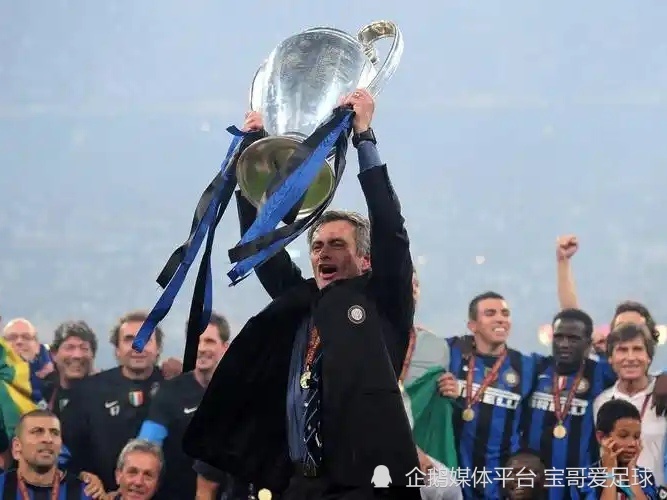 首次成为一, 给了本菲卡, qIH 首次成为一, 给了本菲卡, qIH