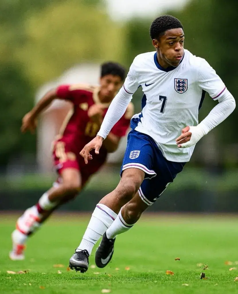 些年轻人机 些年轻人机