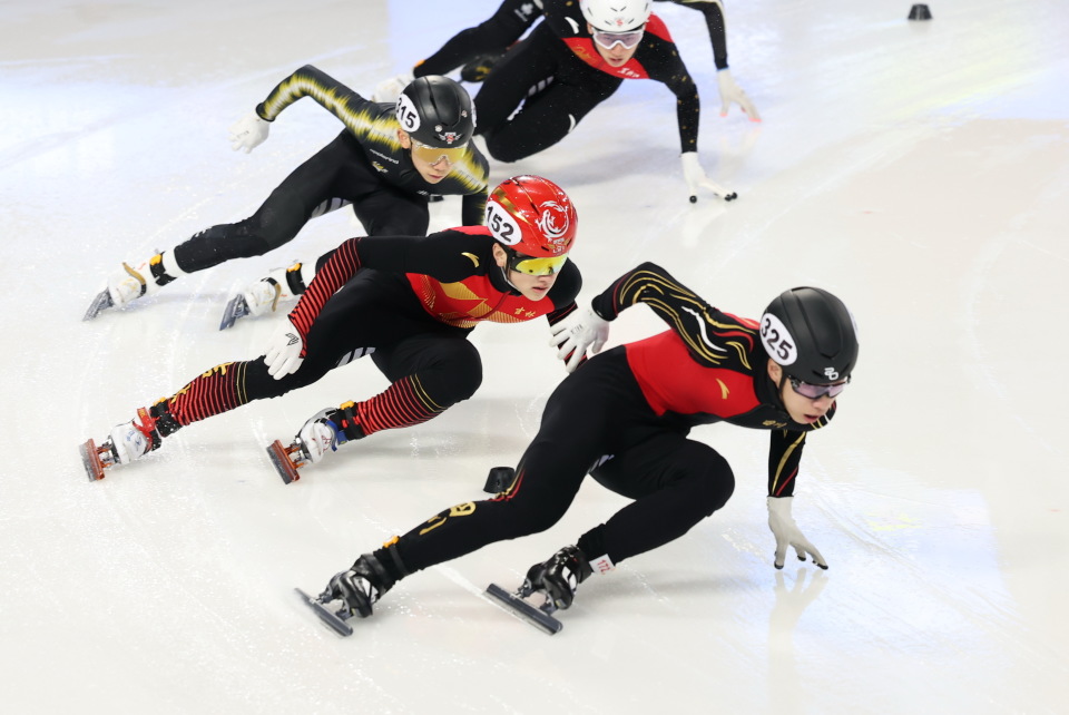 杨世尧, 英联赛第一, 杨世尧